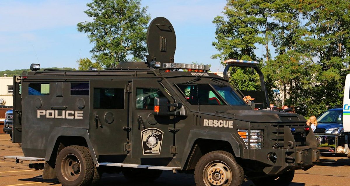 В Казани показали бронированный минивэн SKM M9 за 16 млн рублей