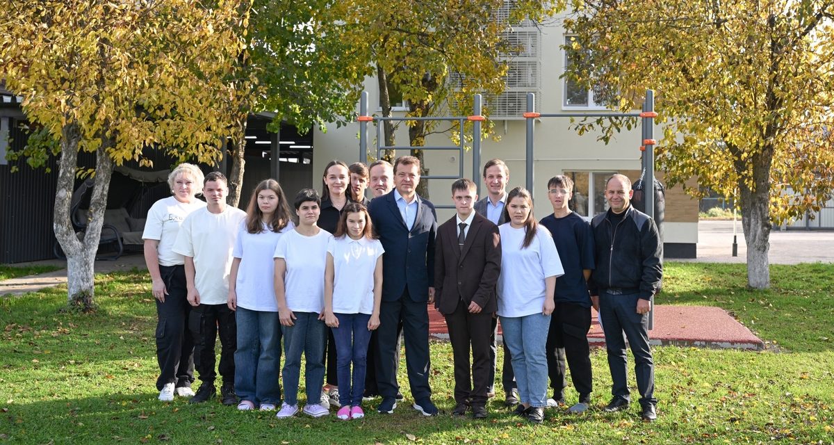 В Больших Дербышках после ремонта открыли дом, где восемь молодых людей учатся самостоятельности