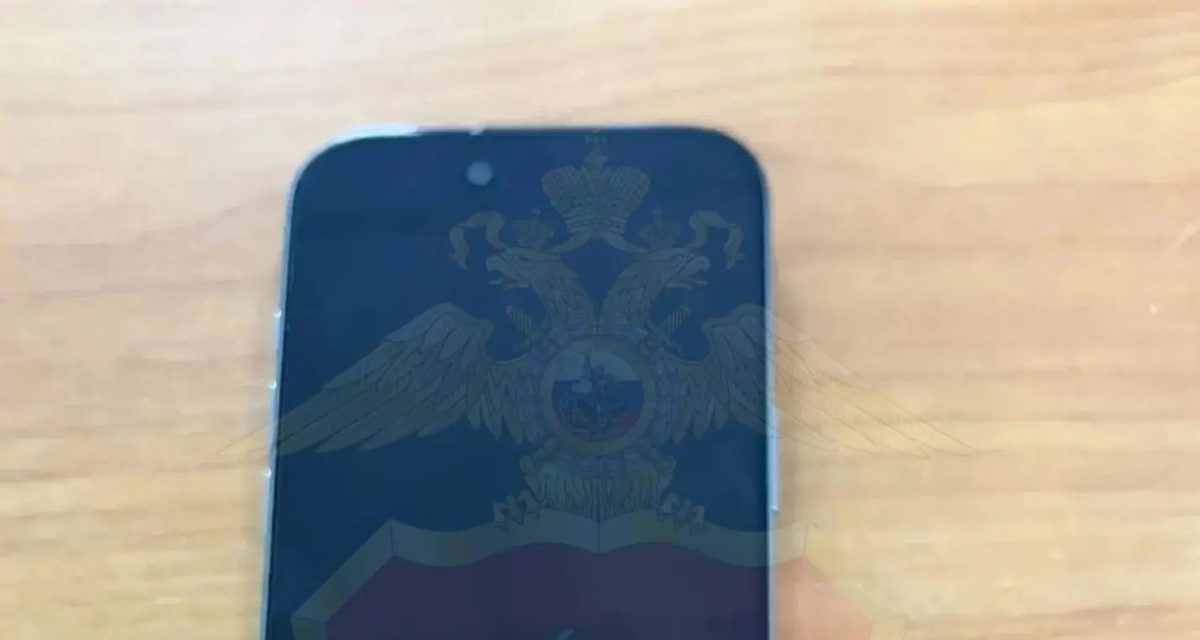 Ночной грабитель отобрал телефон и часы на 100 тысяч, а на следующий день его нашли дома